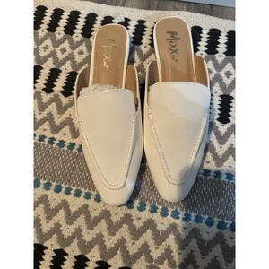 Mixx Shuz Maya Mules Size 6.5 White New In Box